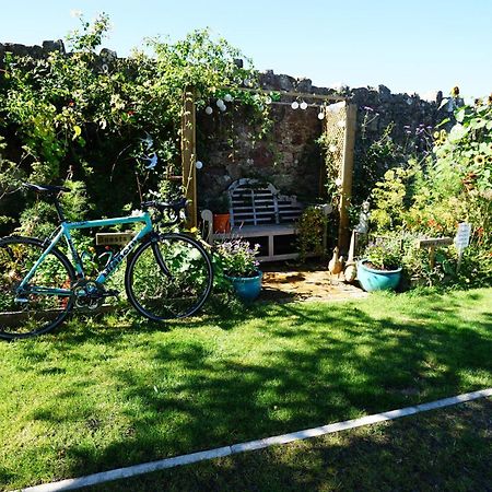 Norham Bike Yard Bed & Breakfast ภายนอก รูปภาพ